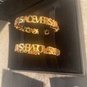 650$ Versace “Versace” Goldtone Hoop Earrings NEW